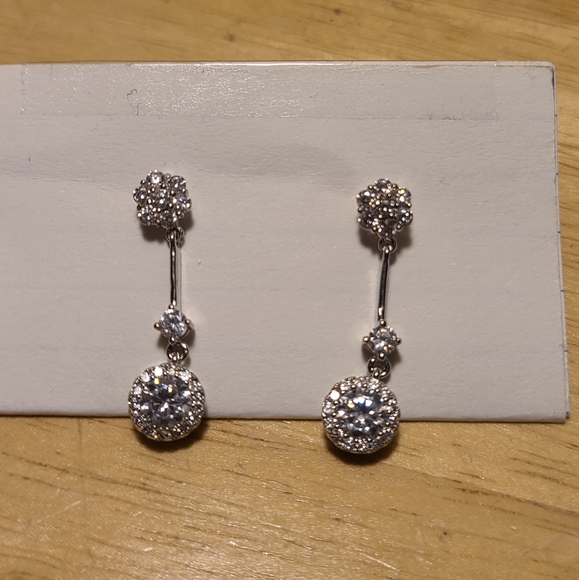 NWOT Stud Earrings - Picture 1 of 4